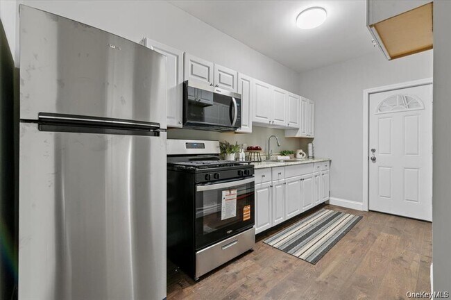 Building Photo - 114-27 Bedell St