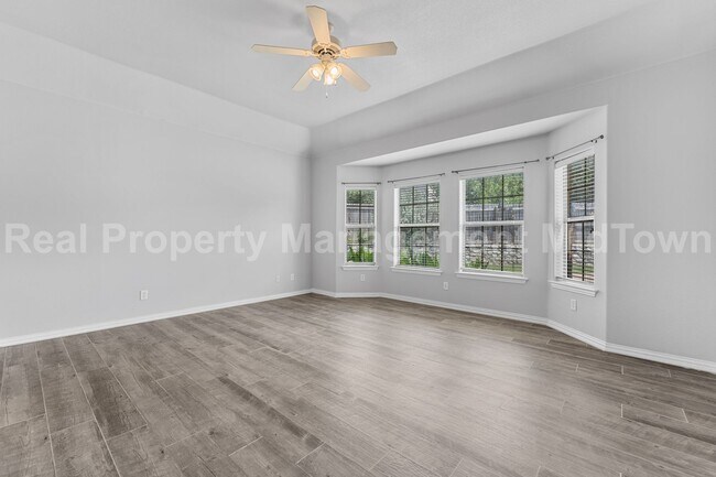 Building Photo - 343 Mesquite Hill Dr