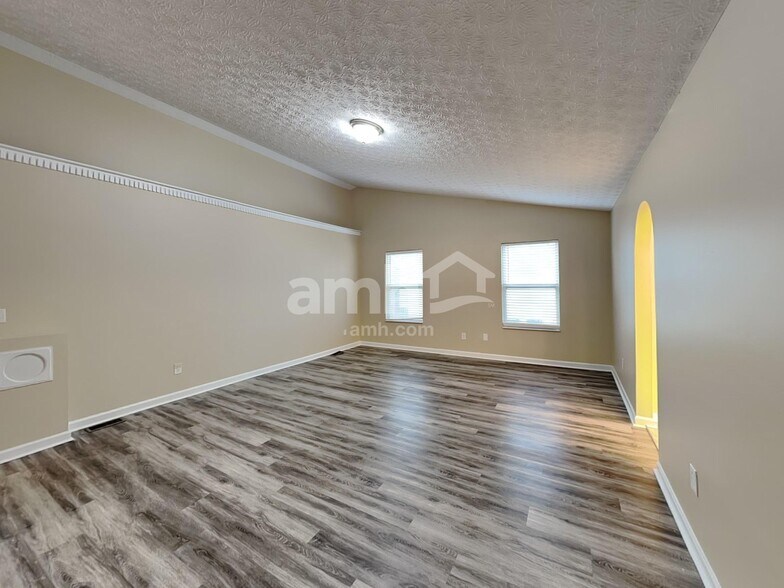 Building Photo - 5116 Sand Ct