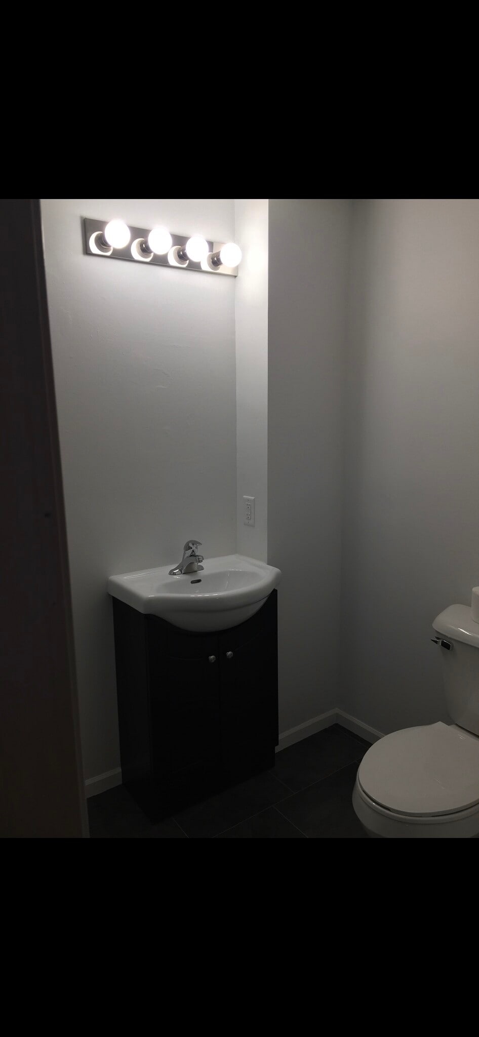 Building Photo - 324 Jay St