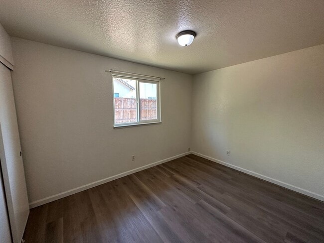 Building Photo - 2631 Dobbins Ln