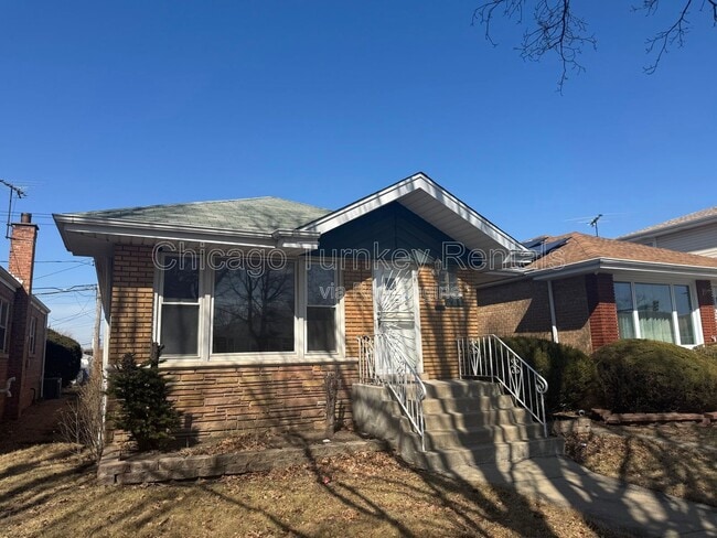 Building Photo - 2810 W 83rd St