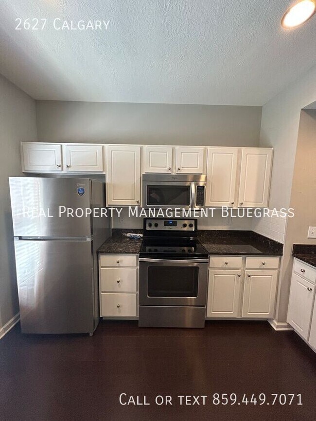 Building Photo - 2627 Calgary-