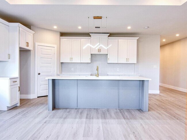 Building Photo - 6581 Rd 5503