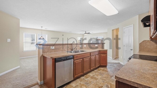 Building Photo - 727 Sweet Flower Dr