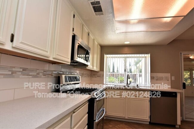 Building Photo - 39265 Corte Pluma