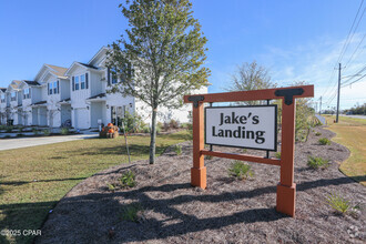 Building Photo - 1719 Jakes Dr