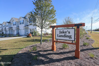 Building Photo - 1719 Jakes Dr