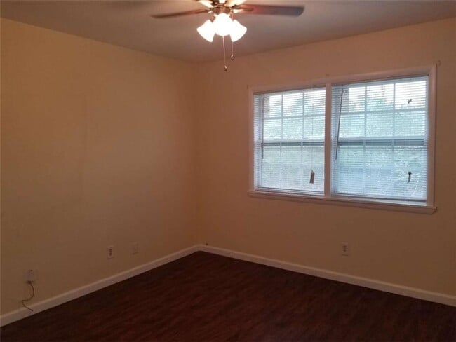 Building Photo - 100 Chalfont Dr