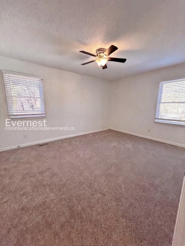 Building Photo - 3101 Amidon Dr