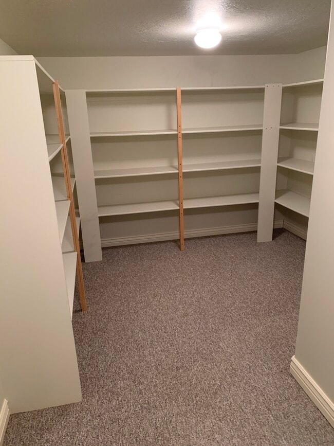 Building Photo - 325 E 100 S