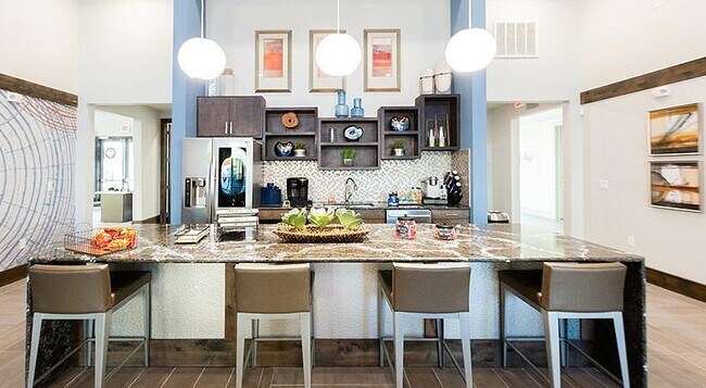 Building Photo - 12500 Shadowglen Trce