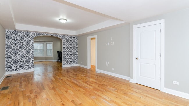 Building Photo - 2575 Waukegan Ave