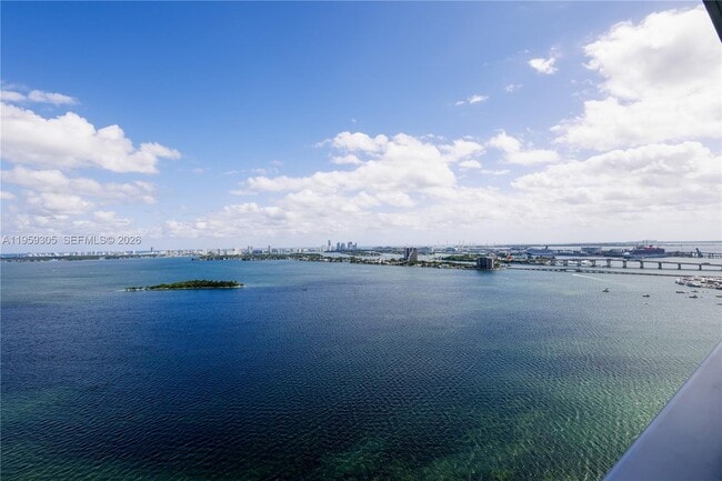 Building Photo - 700 NE 24th St