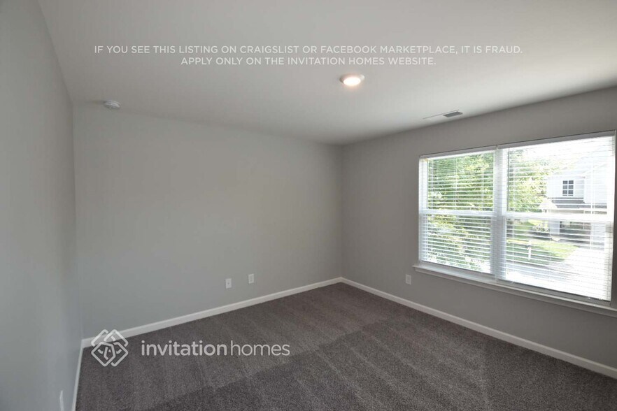Building Photo - 26 Oakbrook Dr