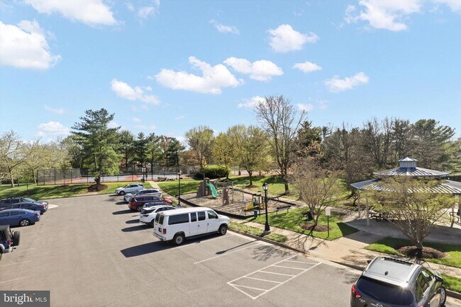 Building Photo - 2973 Myrtlewood Dr