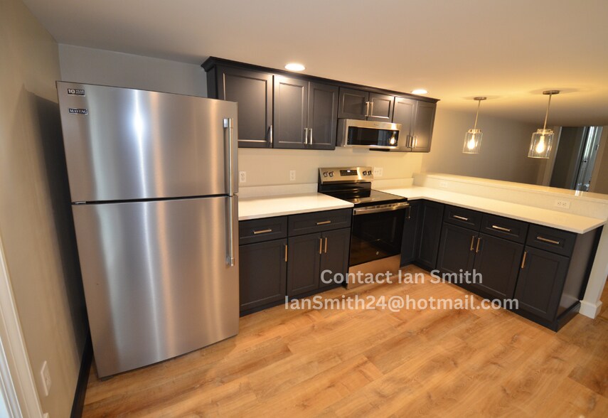 Building Photo - 109 E Pomfret St