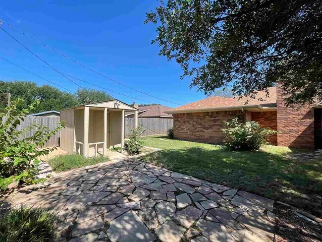Building Photo - 2807 Concho Ln