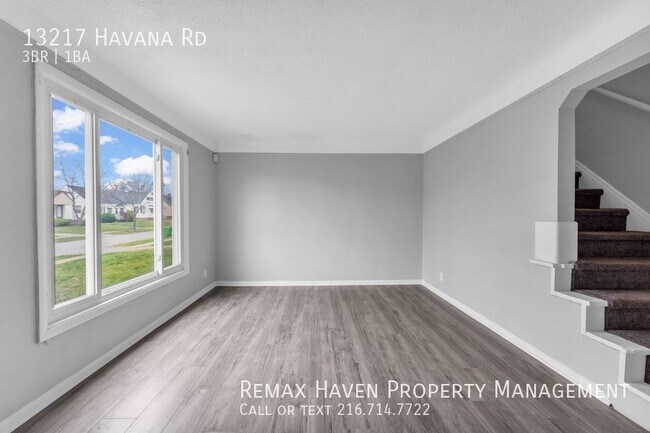 Building Photo - 13217 Havana Rd, Garfield Hts - Spacious 3...