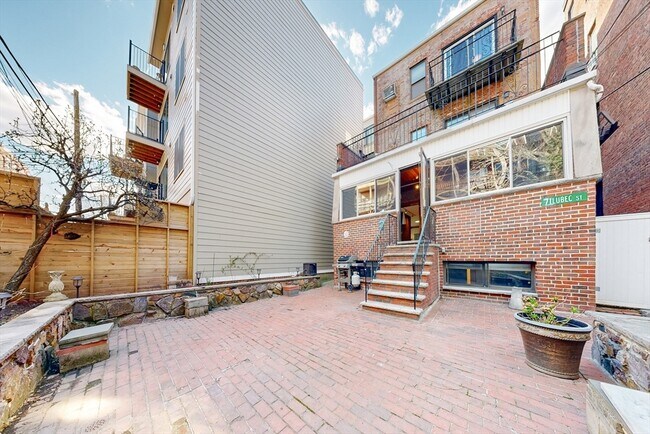 Building Photo - 71 Lubec St