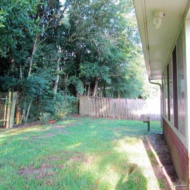 Building Photo - 10878 Country Ostrich Dr