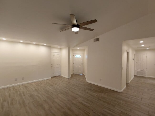 Building Photo - 409 Silverado Trail