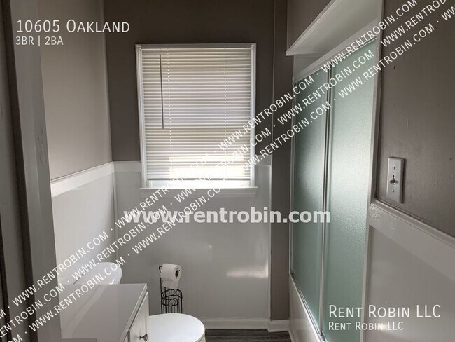 Building Photo - 10605 Oakland-