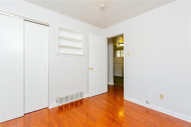 Building Photo - 5935 Victoria Ave