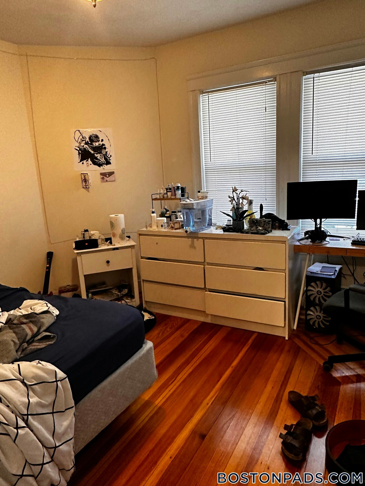 Building Photo - 352 Main St