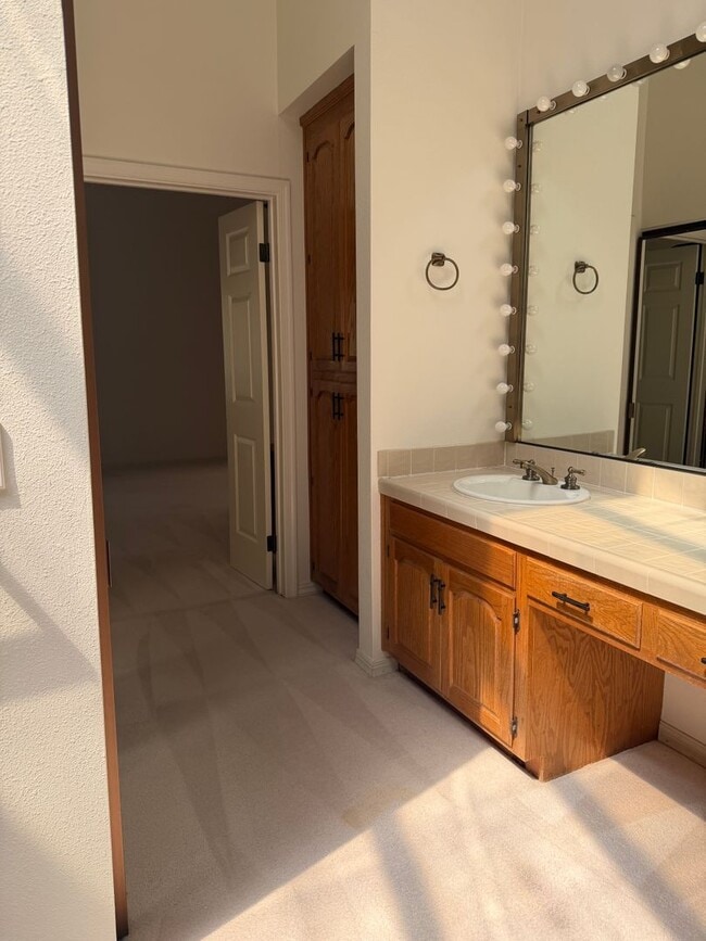 Building Photo - 742 Liquidamber Pl