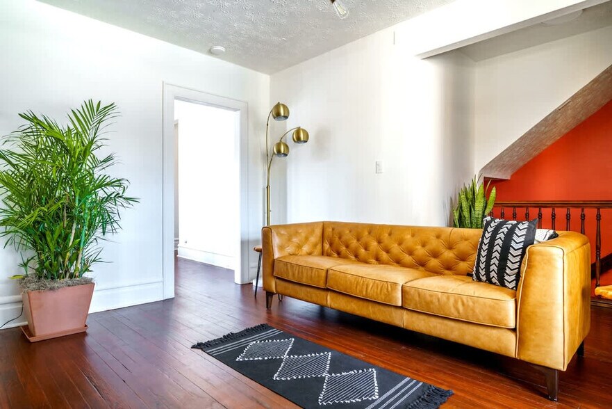 Building Photo - 29 Lundy St