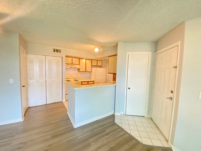 Building Photo - 5701 Gatlin Ave