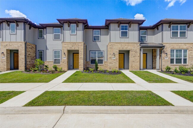 Primary Photo - 11910 Carvalho Dr