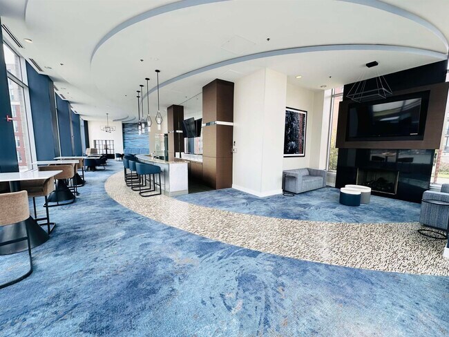 Building Photo - 1125 Maxwell Ln