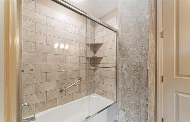 Building Photo - Contemporary Unit with High-End Features
