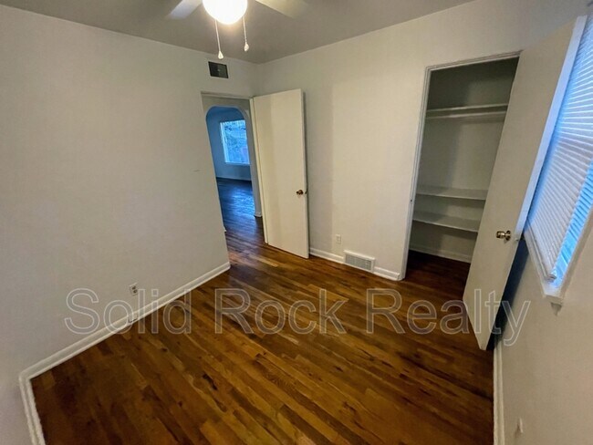 Building Photo - 513 W Uintah St