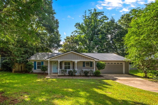 Building Photo - Killearn POOL Home