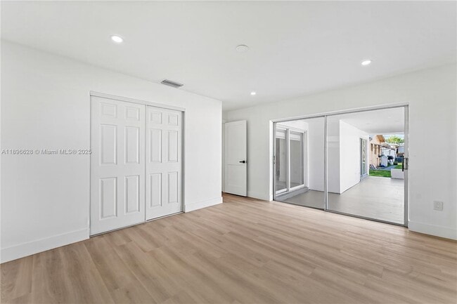 Building Photo - 2600 NW 68th Way