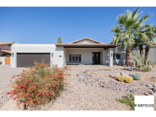 Building Photo - Elegant 3/2.5 Scottsdale Home - Vaulted Ce...