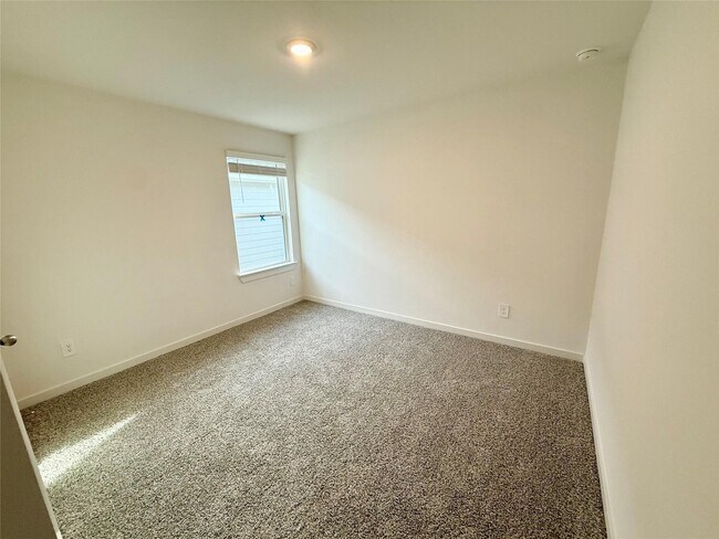 Building Photo - 30751 Wicklow Gdns Dr