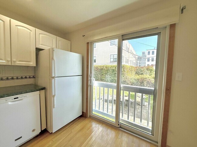 Building Photo - 180 K St