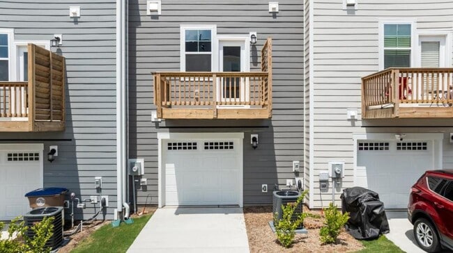 Building Photo - 634 Gimari Dr