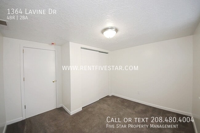 Building Photo - 1364 Lavine Dr