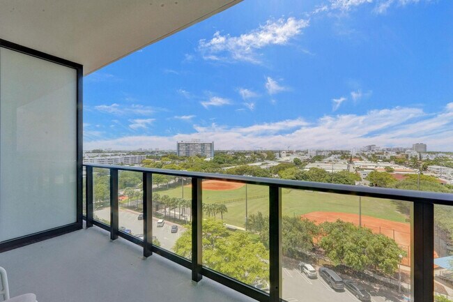 Building Photo - 580 72nd St