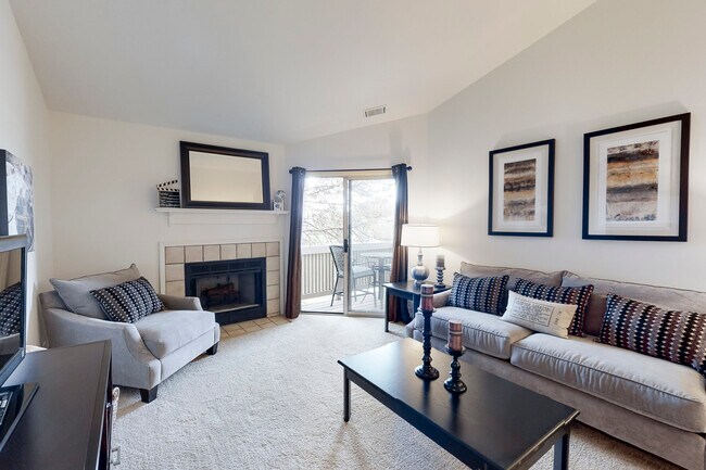 Building Photo - 1128 Johnson Dr