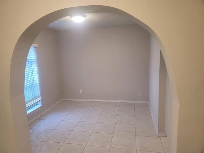 Building Photo - 10601 Sagewind Dr
