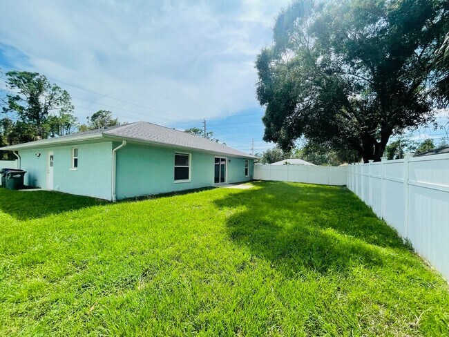 Building Photo - *UPDATED NORTH PORT 3/2/2 HOME*