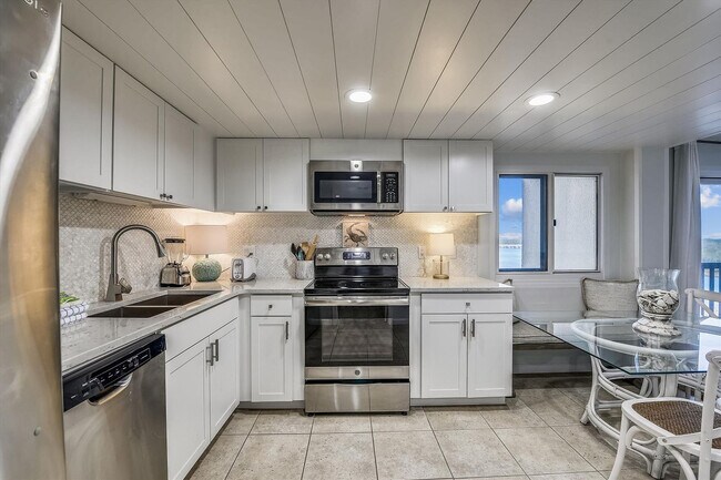 Building Photo - 23223 Front Beach Rd