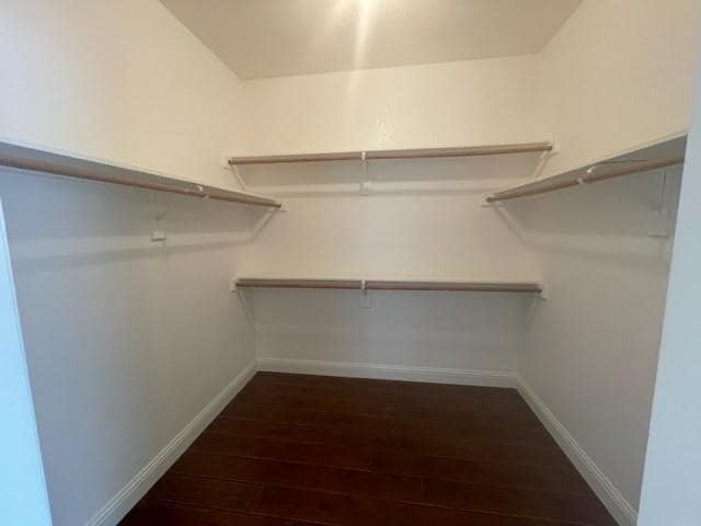 Building Photo - 10253 Lakeview Dr