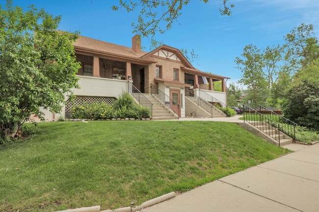 Building Photo - $1,395.00 - 2 Beds, 1 Bath, Condo in Denve...